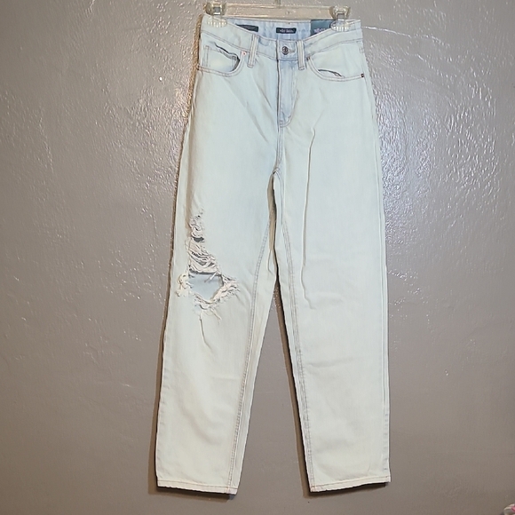 Wild Fable Women's Light Blue Distressed Jeans Relaxed Fit Size 0 30" Inseam NWT - Picture 1 of 10